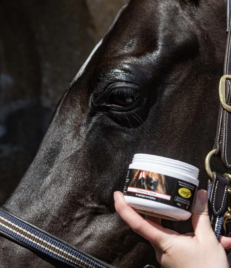 Smart Grooming Enhancing Gloss